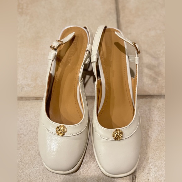 Cream Mary Jane vintage block heel sandals with camellia flower detail - Picture 4 of 6